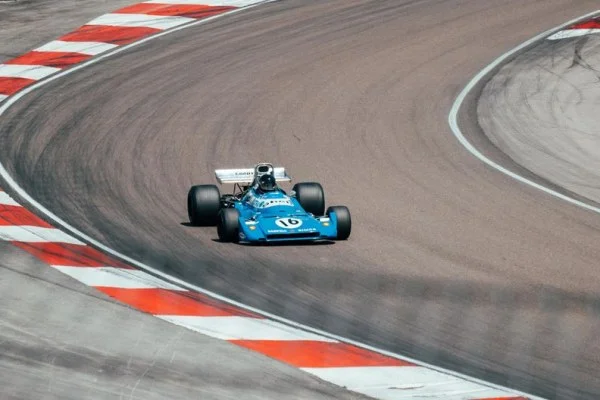 霍肯伯格奥迪F1首秀进入倒计时 2026赛季新车测试进展与车队磨合观察